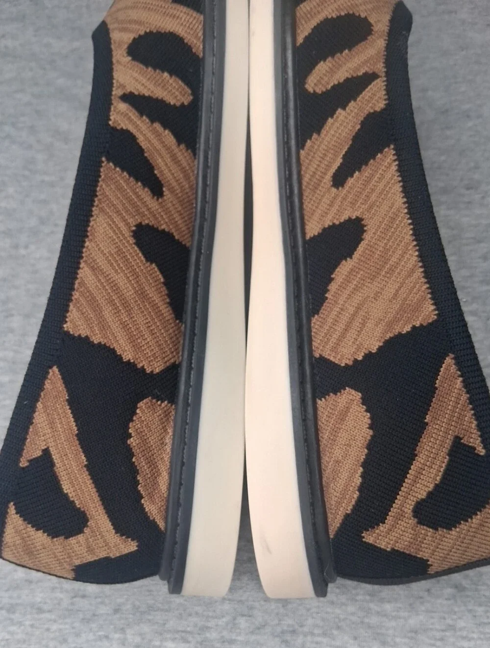 Louise et Cie Leopard Print Flat Shoes Pointed Toe Slip On Business Casual 8.5